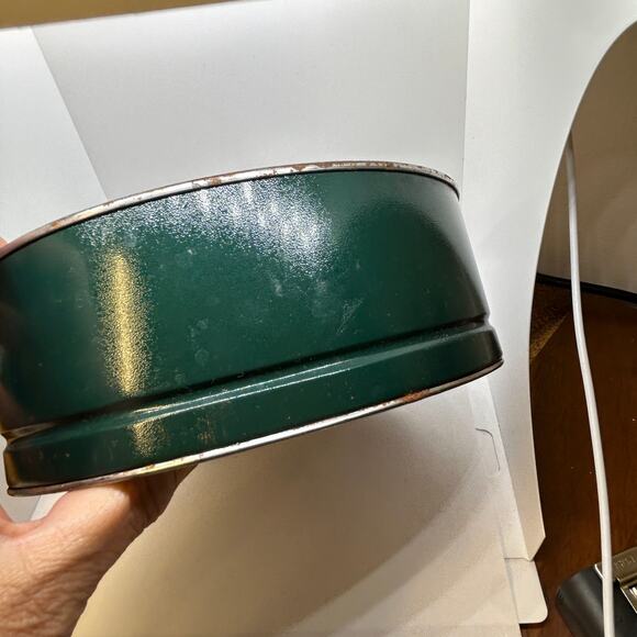 Vintage Terry Redlin 2010 Round Tin Heading Home Christmas Scene Log Cabin Tree - Picture 16 of 16